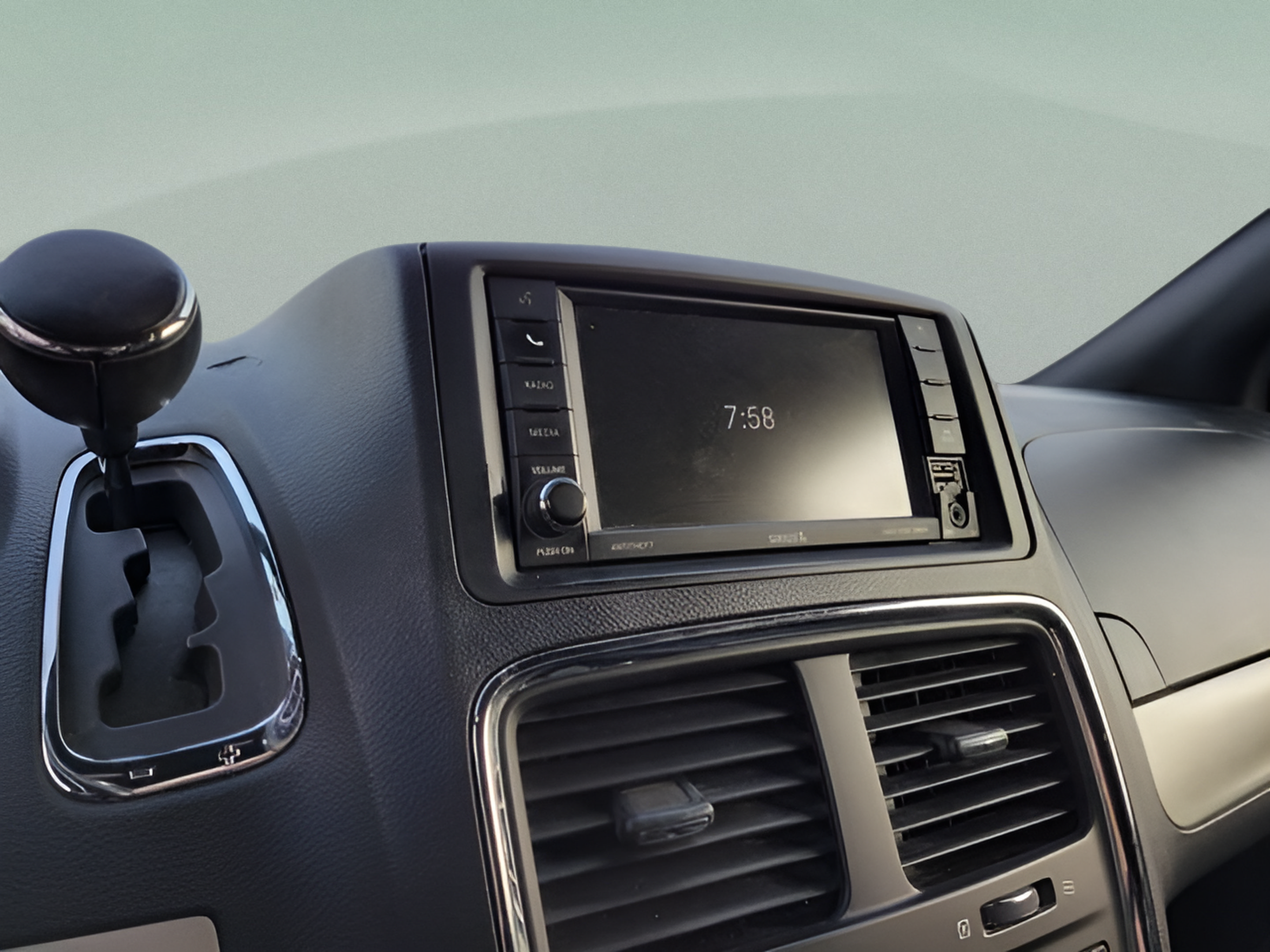 Used 2019 Dodge Grand Caravan GT FWD image 18