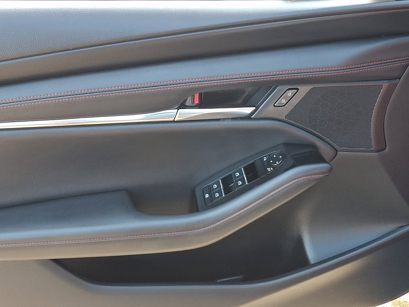 Used 2024 MAZDA MAZDA3 s image 12