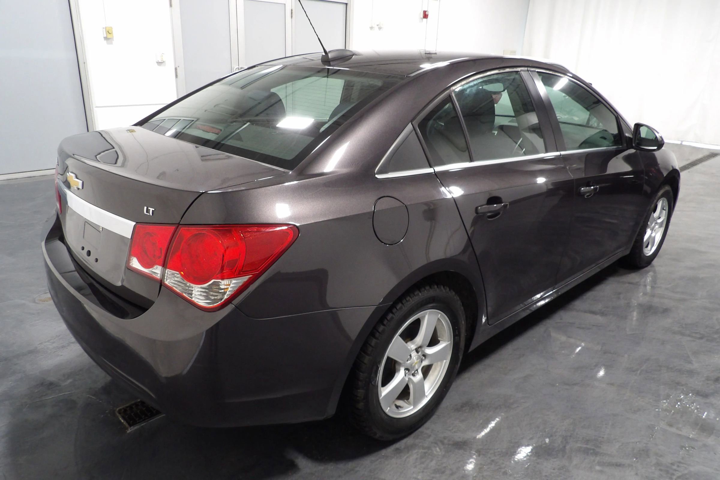 Used 2016 Chevrolet Cruze LT FWD image 4