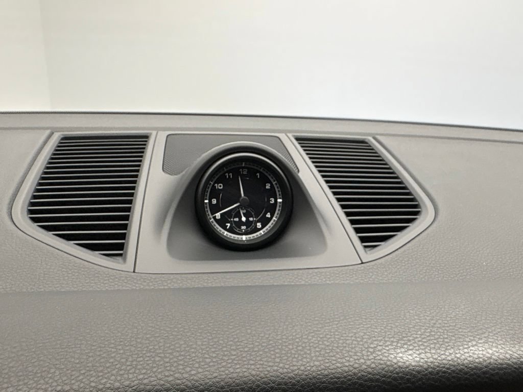 Certified 2026 Porsche Macan AWD/4WD image 39