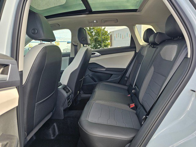 New 2027 Volkswagen Taos SE AWD/4WD image 19