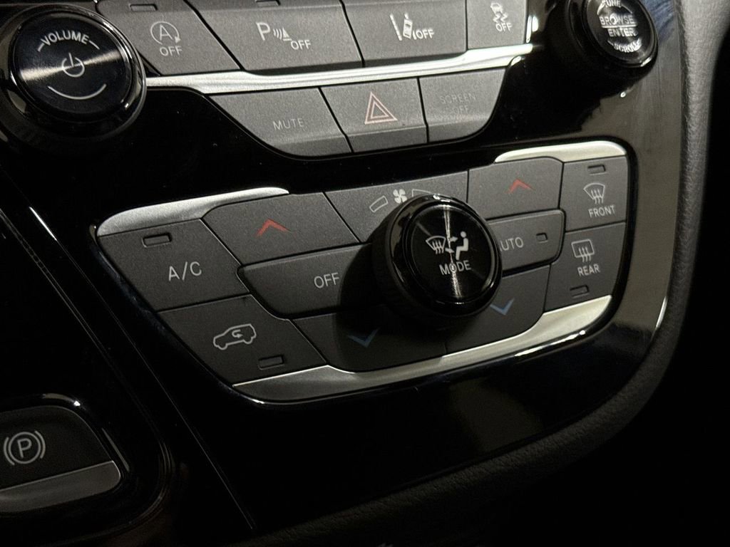 New 2026 Chrysler Pacifica Select image 15