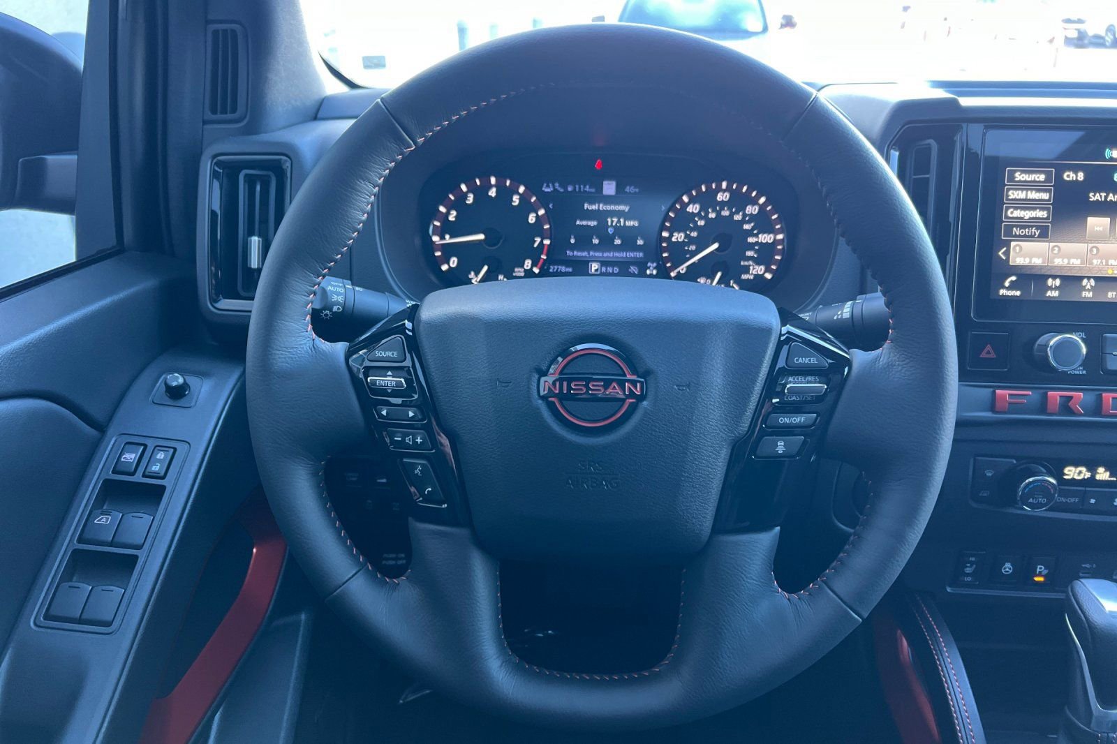 Used 2025 Nissan Frontier PRO-4X w/ Pro Premium Package image 23