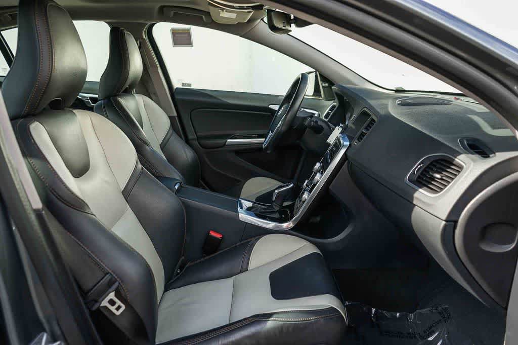 Used 2016 Volvo S60 T5 Cross Country Platinum AWD/4WD image 17