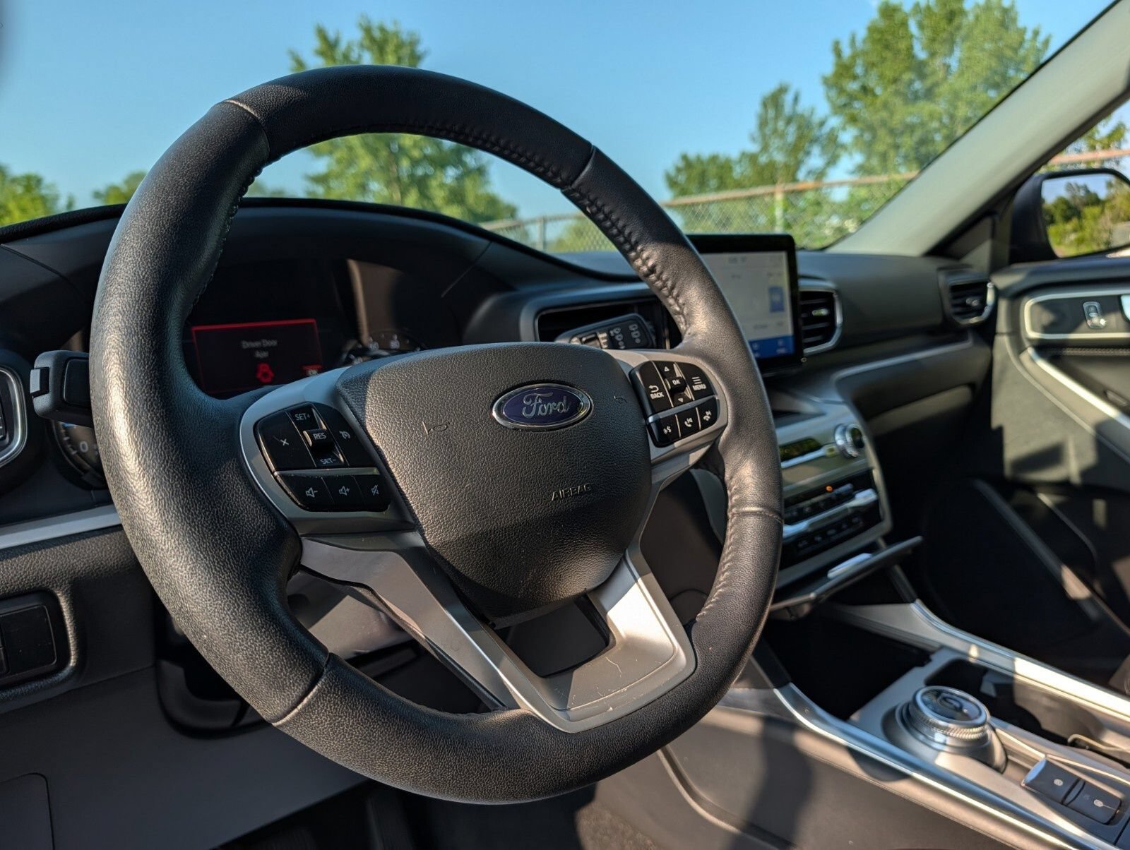 Used 2023 Ford Explorer XLT w/ Equipment Group 202A AWD/4WD image 29