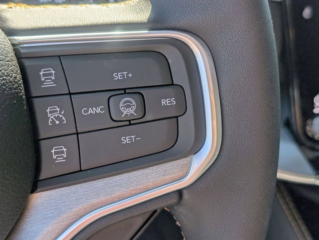 New 2026 Jeep Grand Wagoneer 4WD image 16