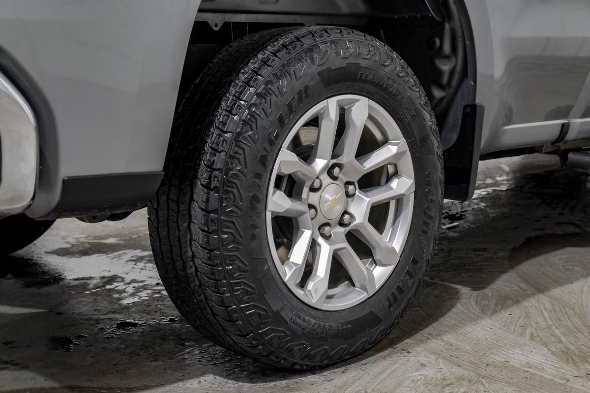 Used 2023 Chevrolet Silverado 1500 LT w/ Z71 Off-Road Package AWD/4WD image 57