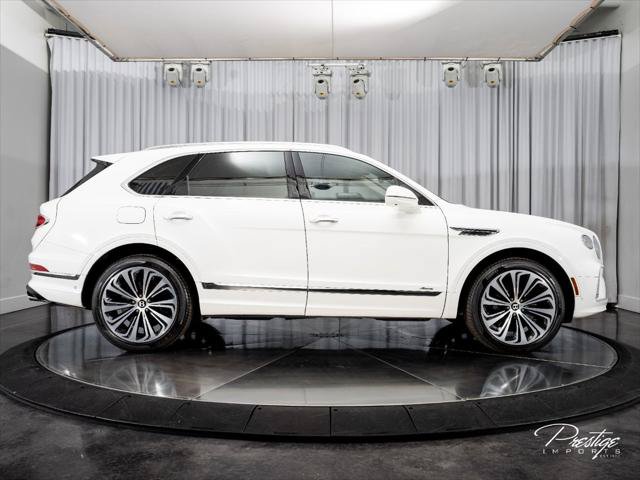 Used 2024 Bentley Bentayga AWD/4WD image 14