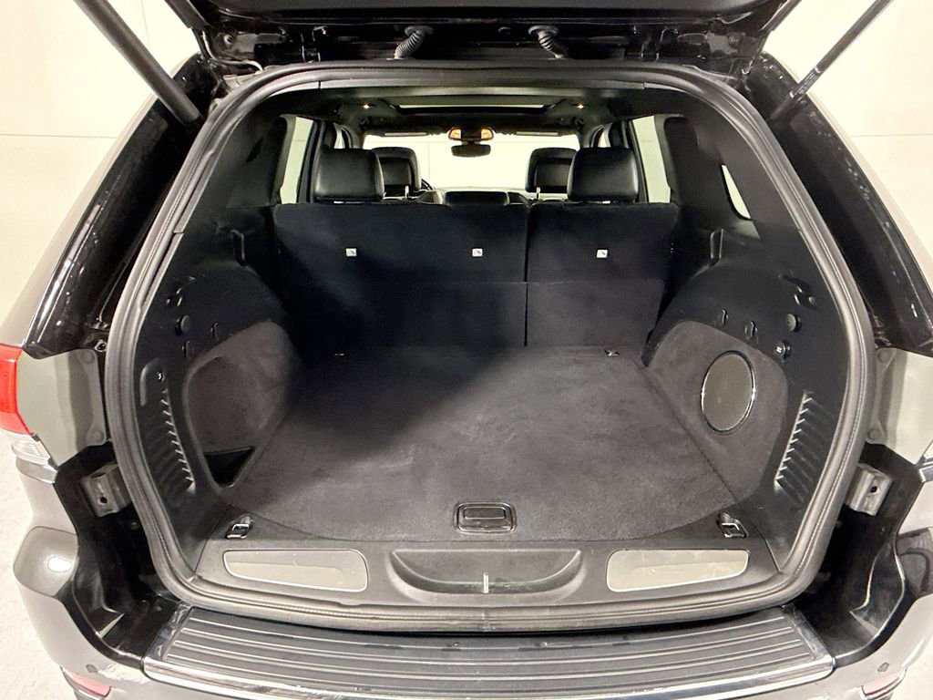 Used 2020 Jeep Grand Cherokee Overland image 28