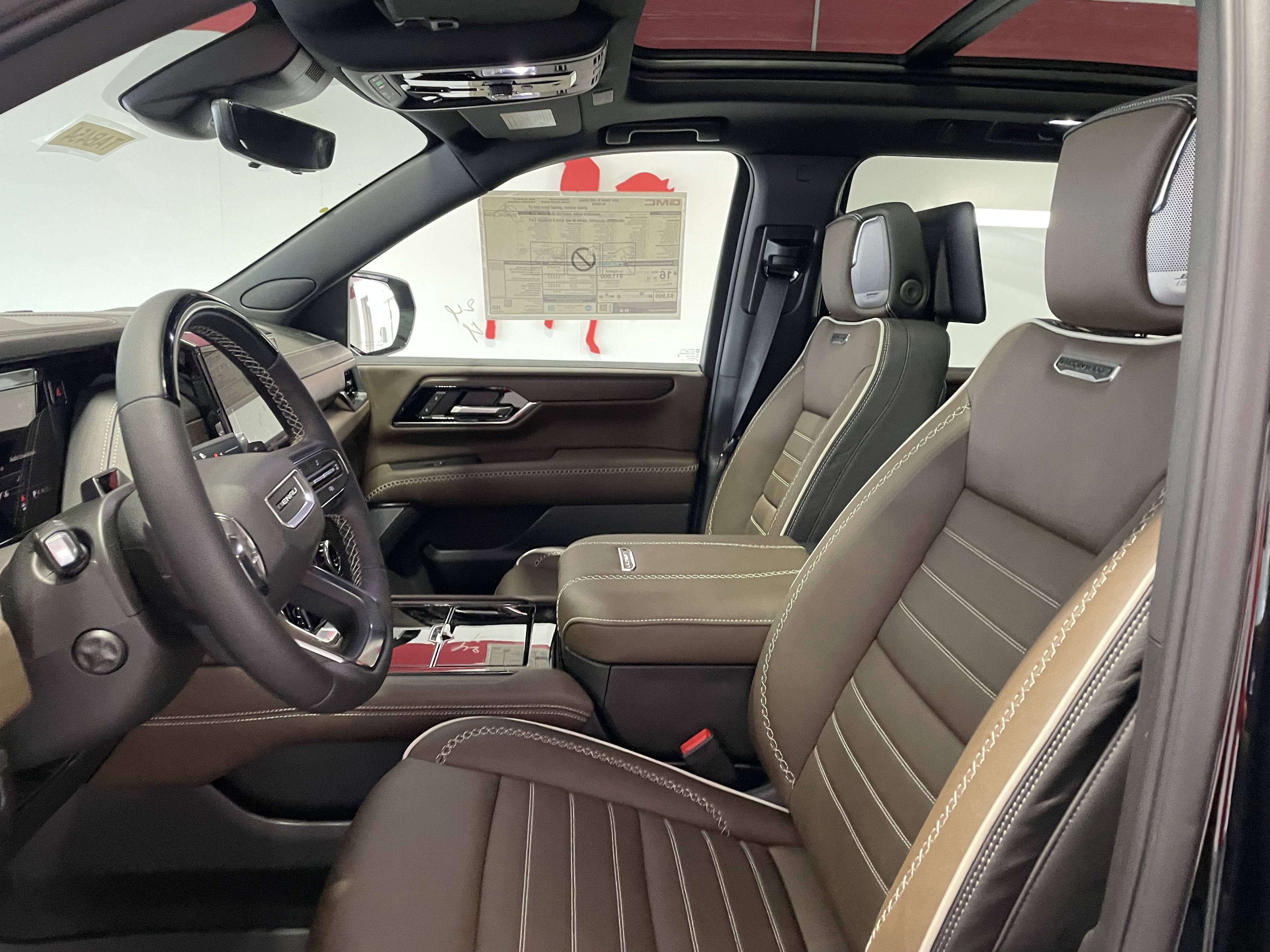 New 2026 GMC Yukon XL Denali Ultimate w/ LPO, Floor Liner Package AWD/4WD image 15