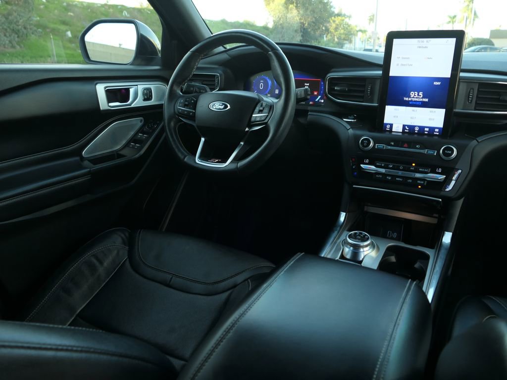 Used 2020 Ford Explorer ST w/ Premium Technology Package image 25