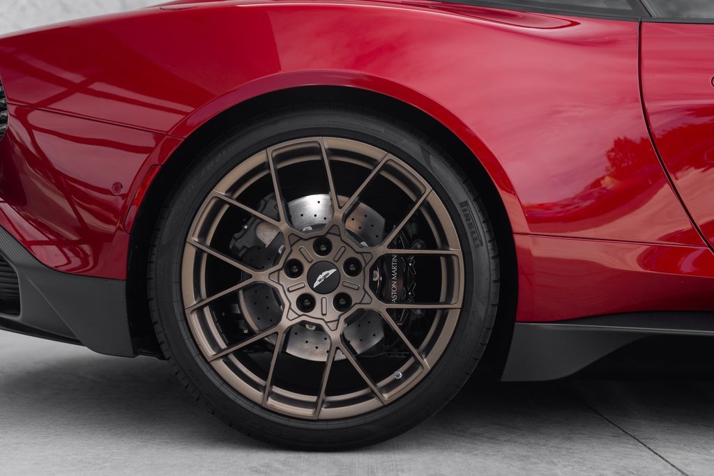 New 2025 Aston Martin Vanquish image 10