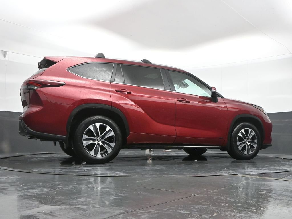 Used 2024 Toyota Highlander XLE image 45