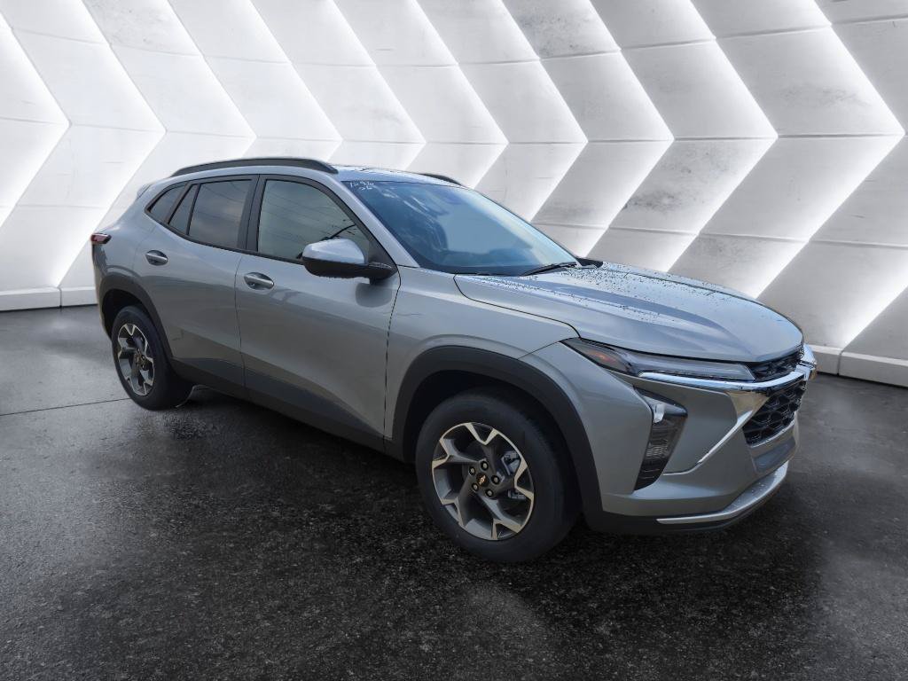 New 2026 Chevrolet Trax LT w/ Driver Confidence Package FWD image 3