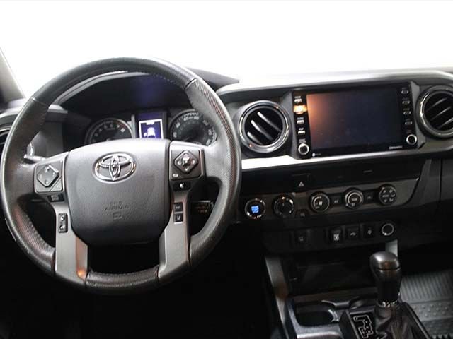 Certified 2020 Toyota Tacoma TRD Off-Road AWD/4WD image 11