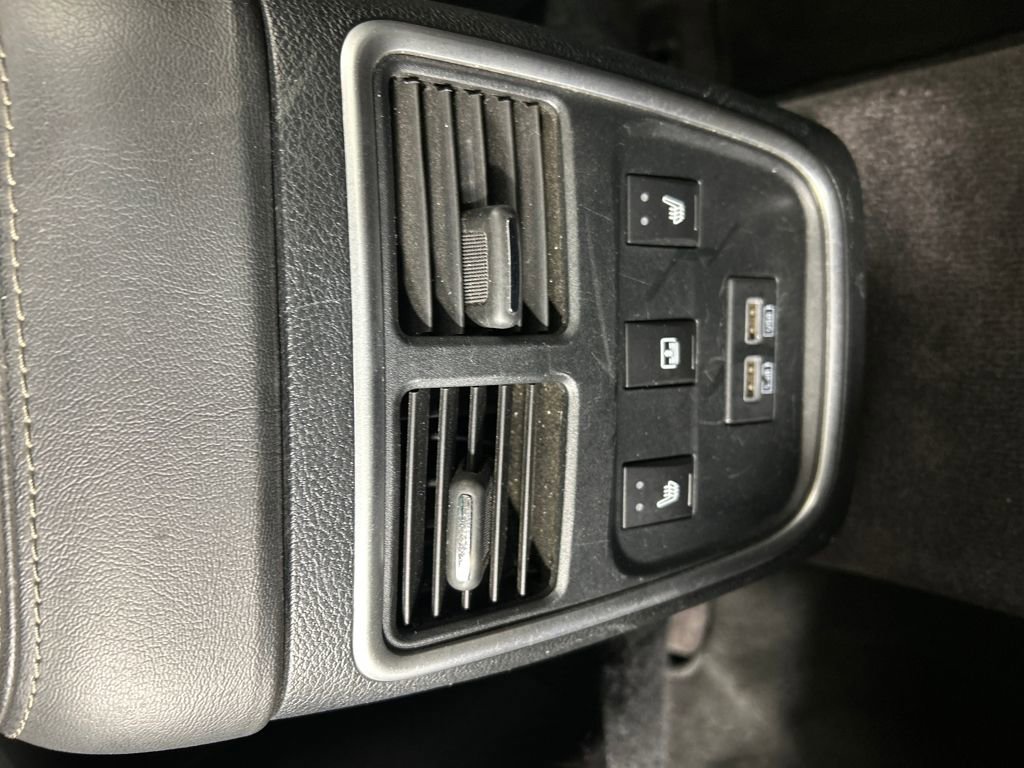 Used 2017 Chrysler 300 C image 20