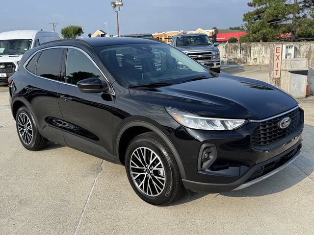 Used 2026 Ford Escape SE w/ Class II Trailer Tow Package FWD image 6