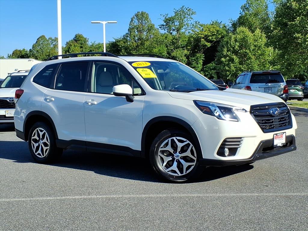 Used 2023 Subaru Forester Premium AWD/4WD image 2