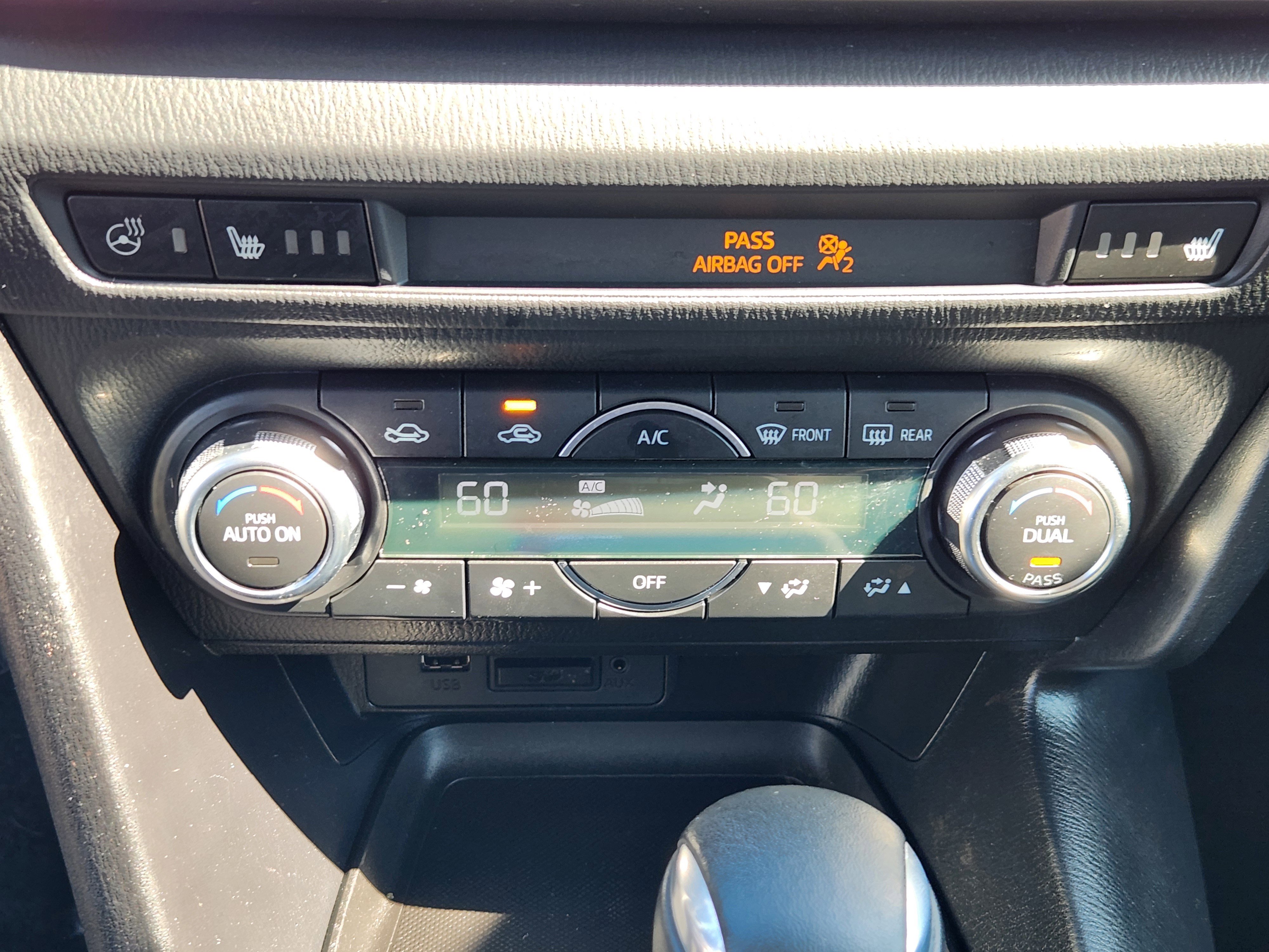 Used 2017 MAZDA MAZDA3 Grand Touring w/ Premium Equipment Package FWD image 22