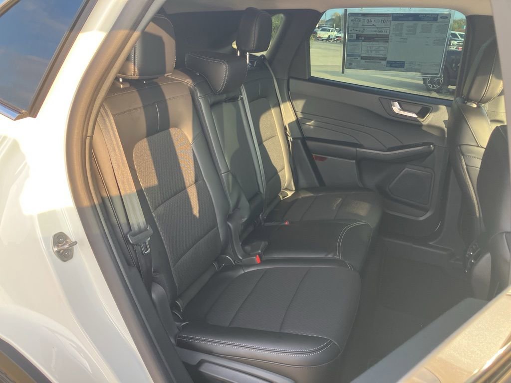 New 2026 Ford Escape SE image 13