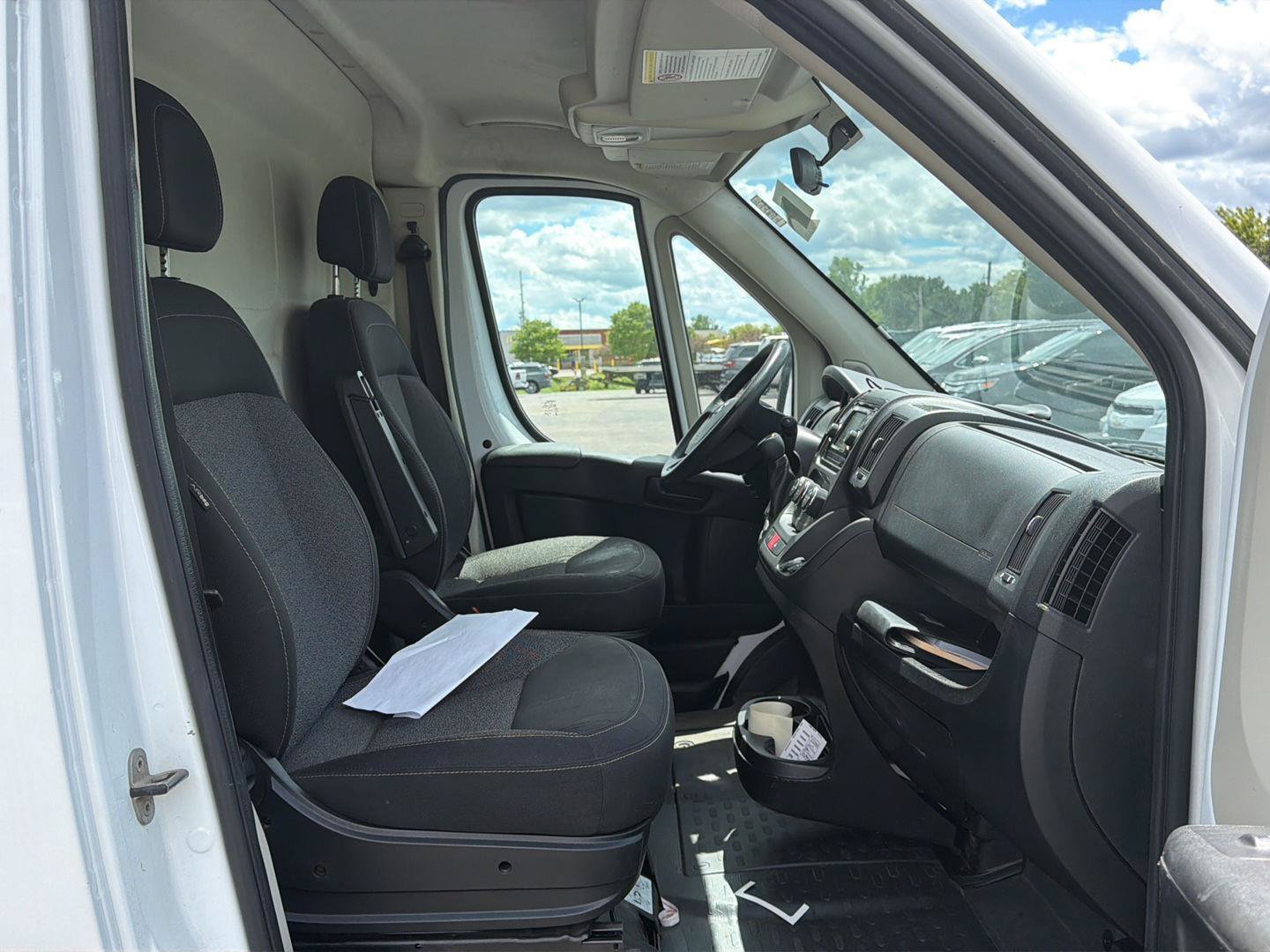 Used 2017 RAM ProMaster 2500 w/ Premium Appearance Group FWD image 22