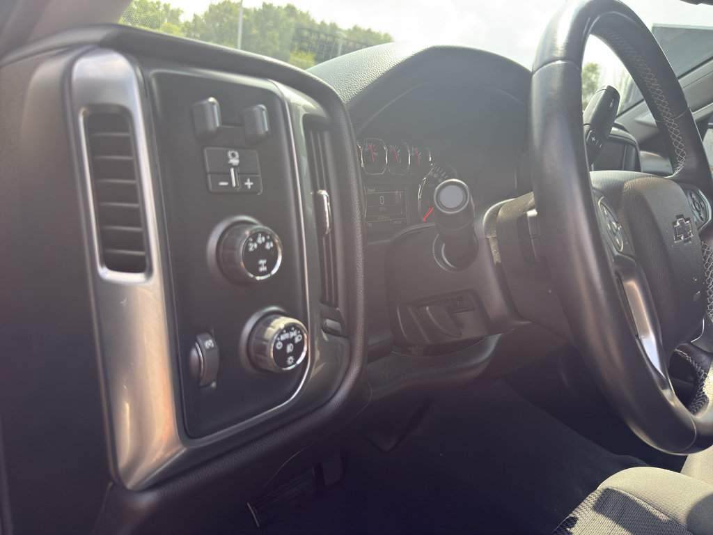 Used 2015 Chevrolet Silverado 2500 LT w/ LT Convenience Package AWD/4WD image 12