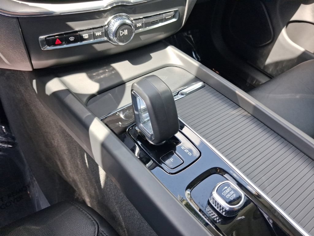 Used 2024 Volvo XC60 B5 Core AWD/4WD image 22