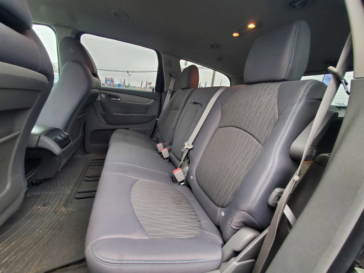 Used 2014 Chevrolet Traverse LS FWD image 12