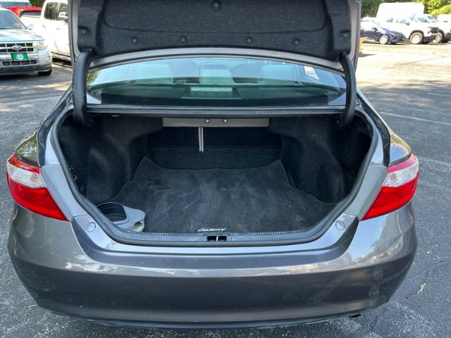 Used 2016 Toyota Camry LE FWD image 29