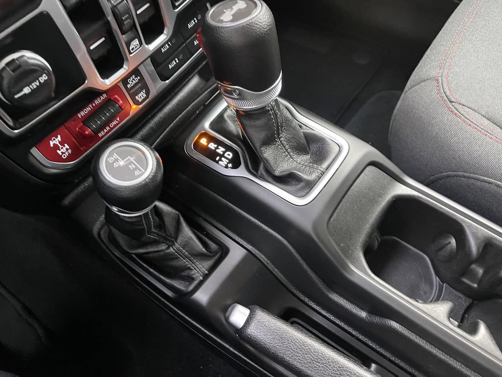 Used 2025 Jeep Wrangler Unlimited Rubicon AWD/4WD image 28
