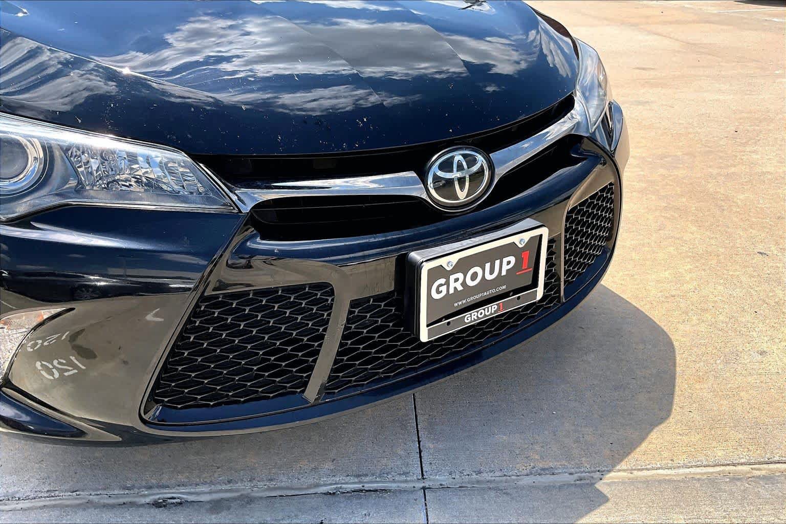 Used 2017 Toyota Camry XSE w/ Moonroof Package FWD image 30