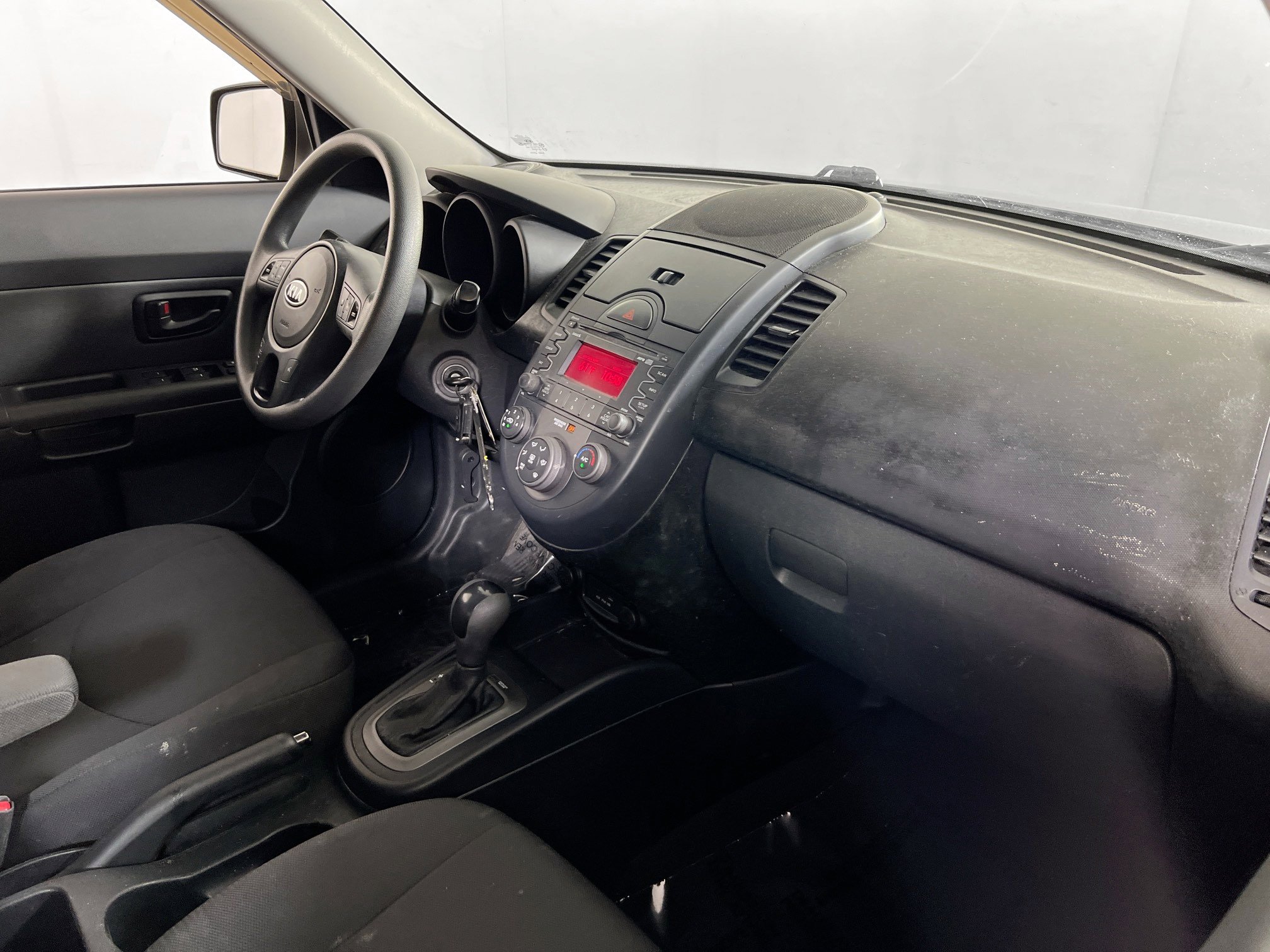 Used 2011 Kia Soul ! FWD image 25