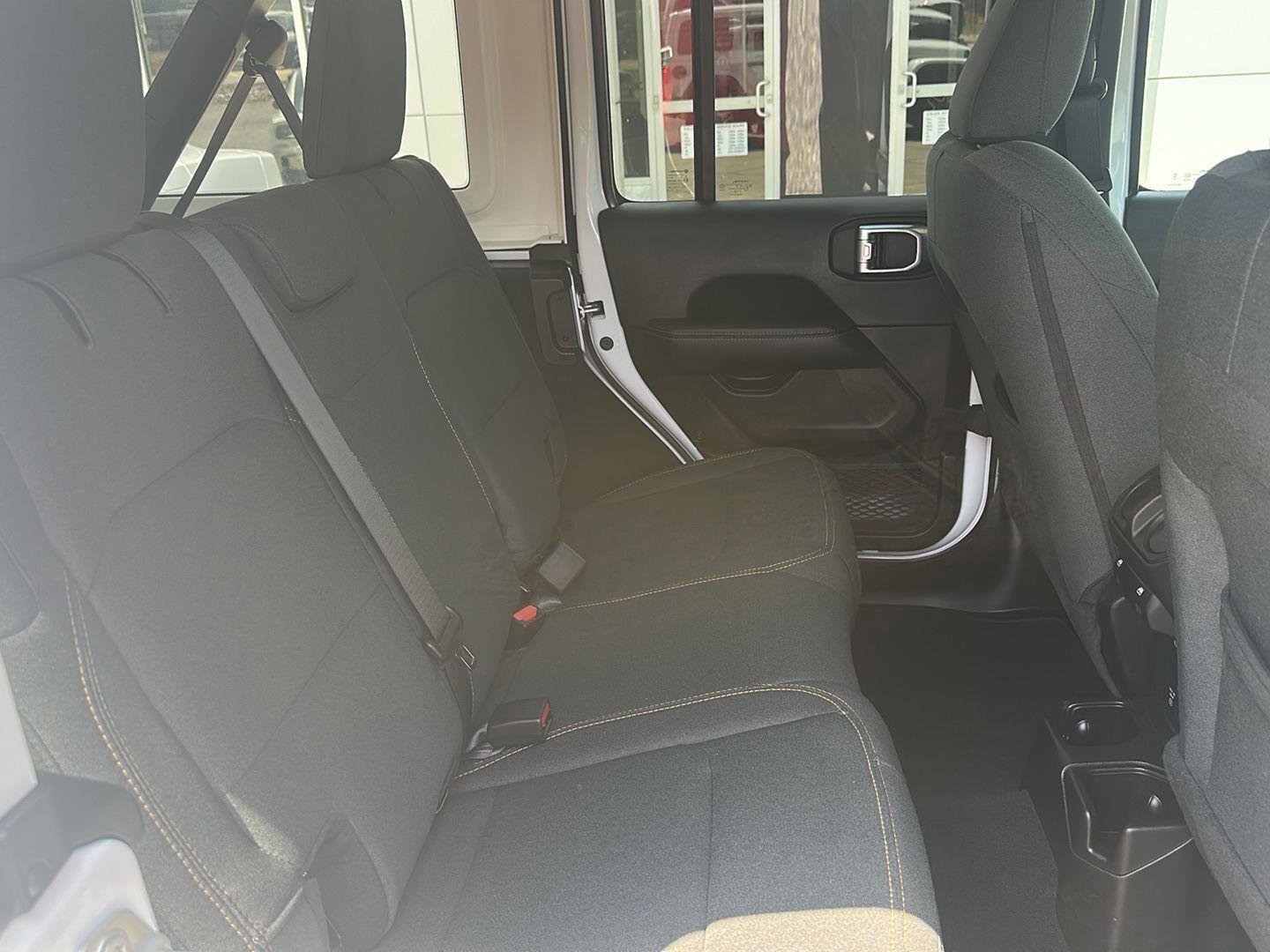 Used 2024 Jeep Wrangler Sahara image 7