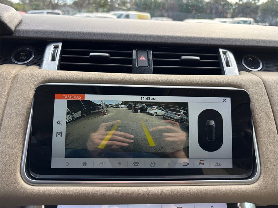 Used 2020 Land Rover Range Rover Sport SE image 34