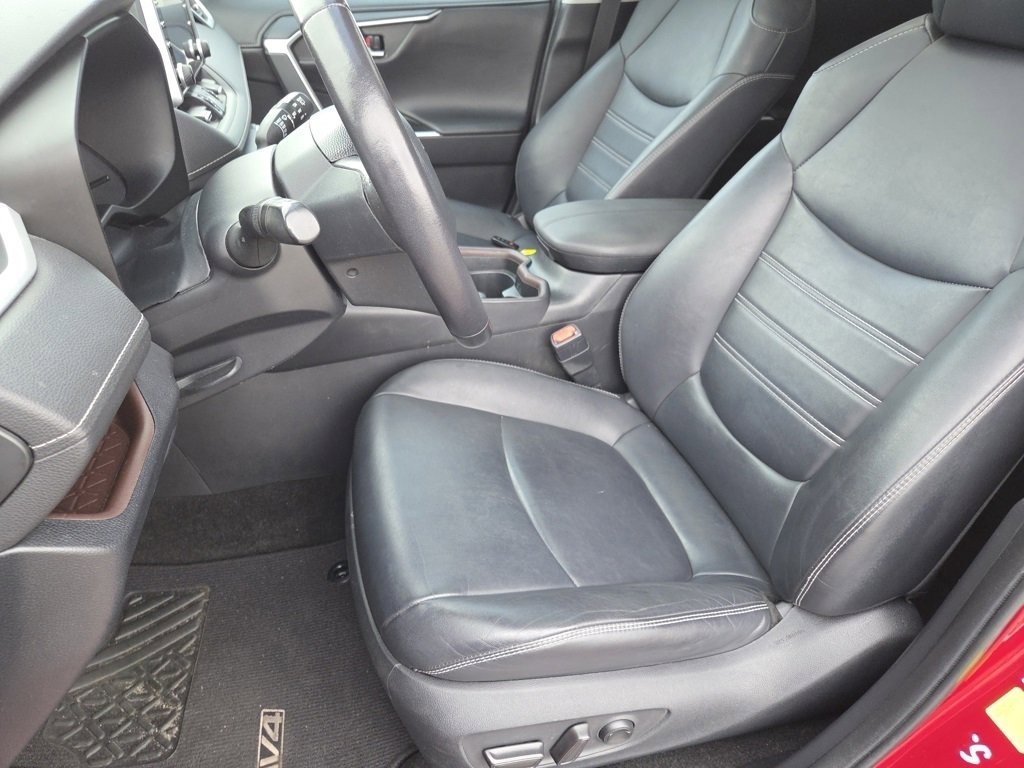Used 2020 Toyota RAV4 Limited image 5