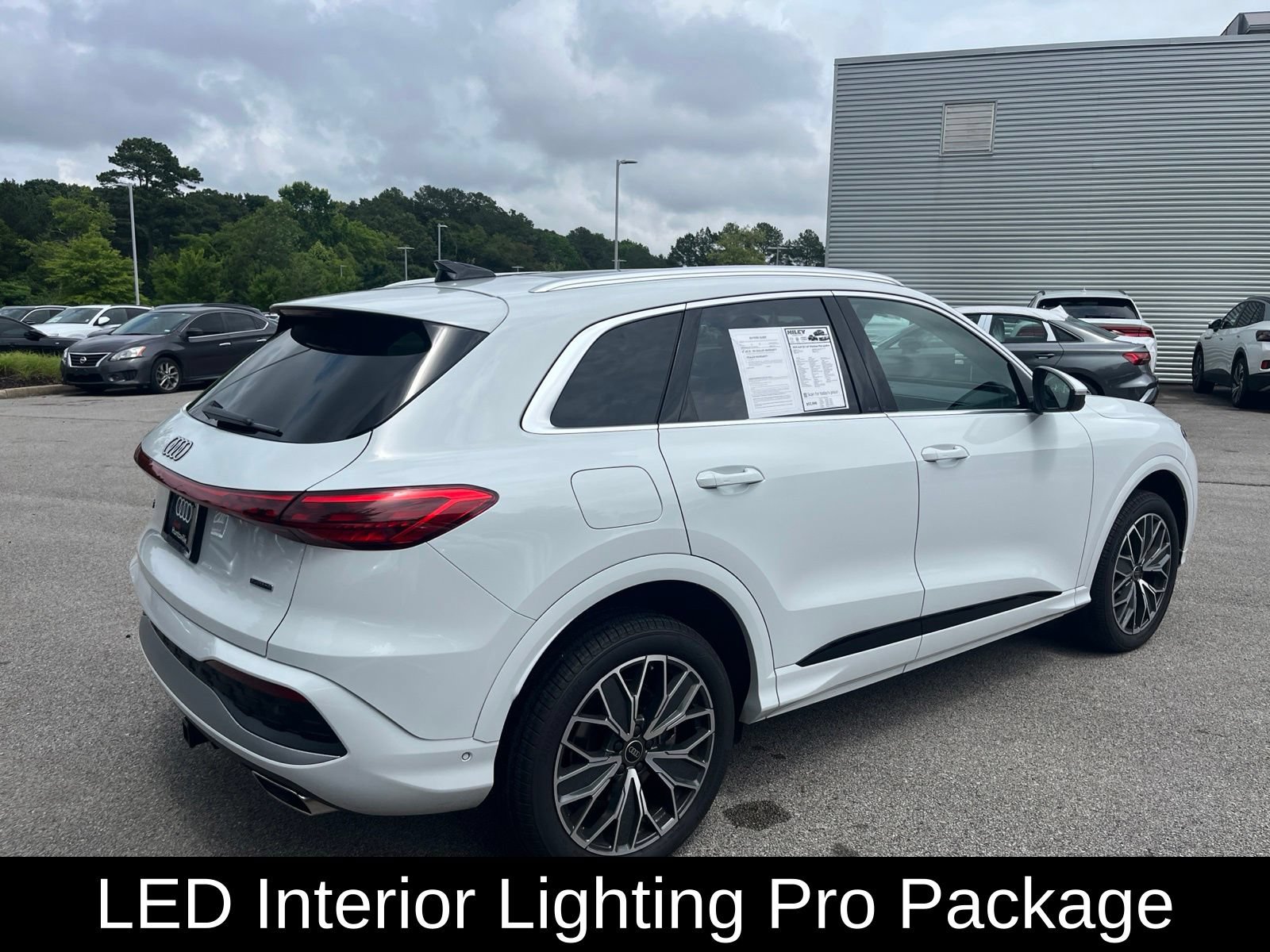 Used 2025 Audi Q5 Premium w/ Premium Plus AWD/4WD image 5