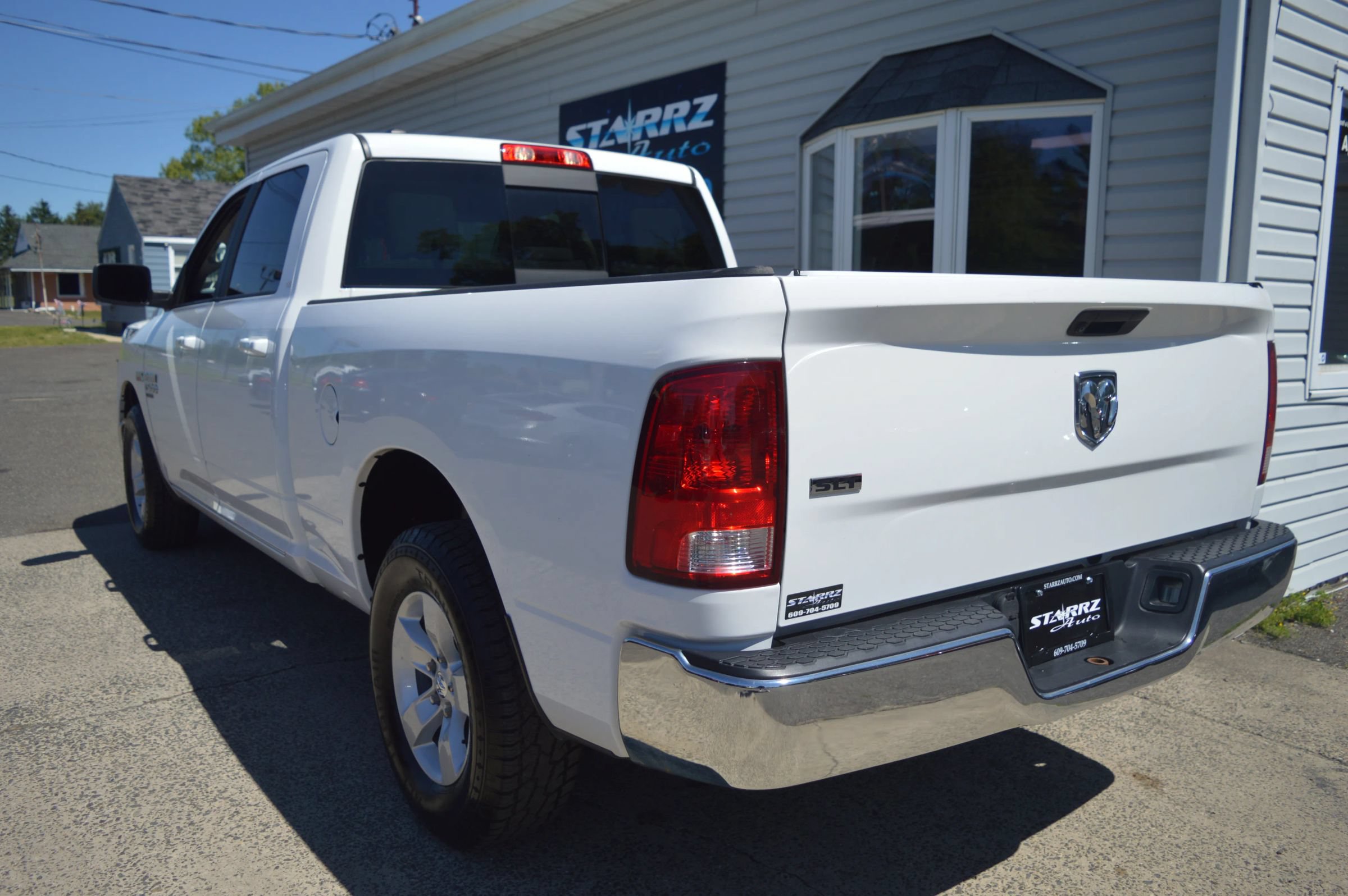 Used 2020 RAM 1500 Classic SLT RWD image 3