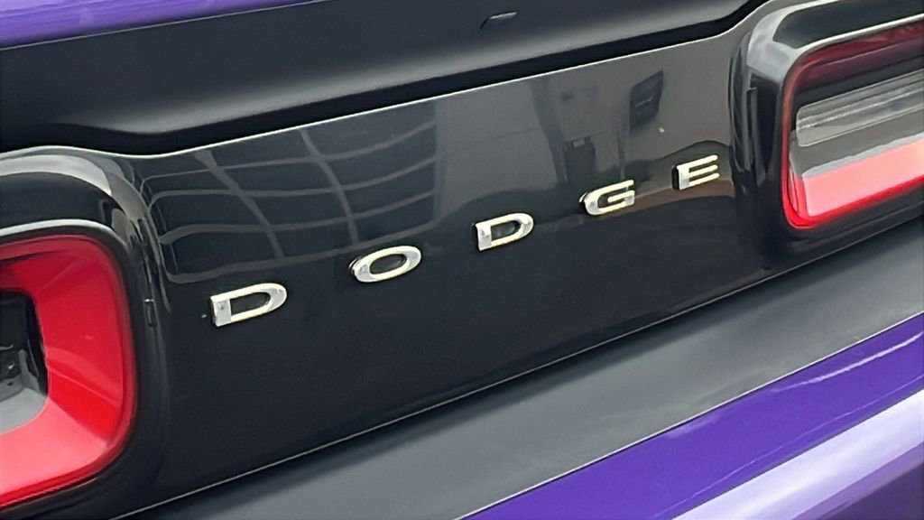 Used 2018 Dodge Challenger R/T image 19