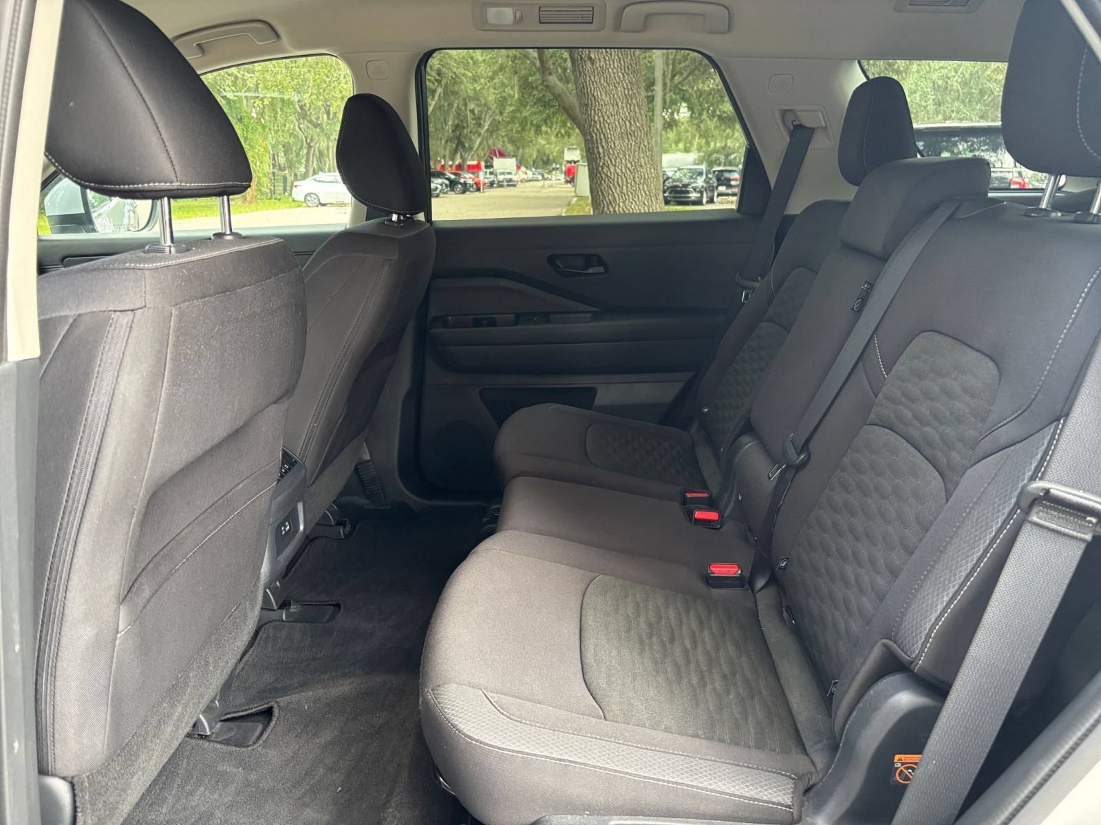 Used 2025 Nissan Pathfinder SV FWD image 41
