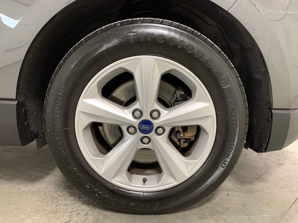 Used 2020 Ford Edge SE image 27