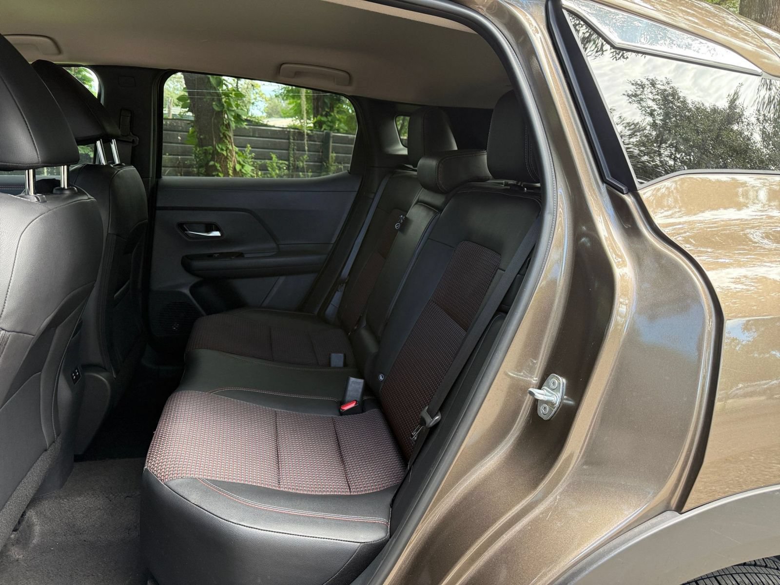 Used 2026 Nissan Kicks SR FWD image 35