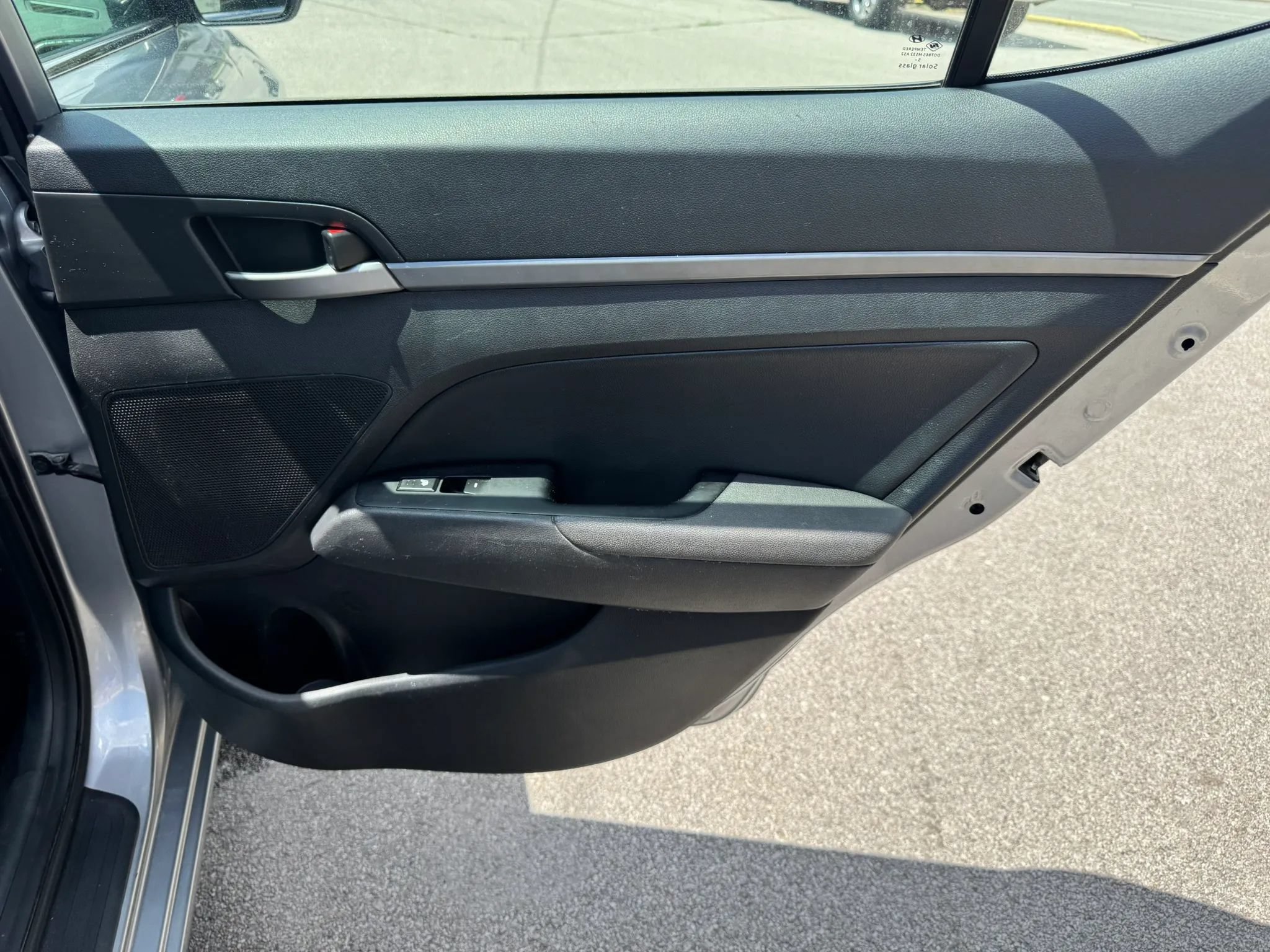 Used 2017 Hyundai Elantra Limited w/ Limited Tech Package 04 FWD image 20
