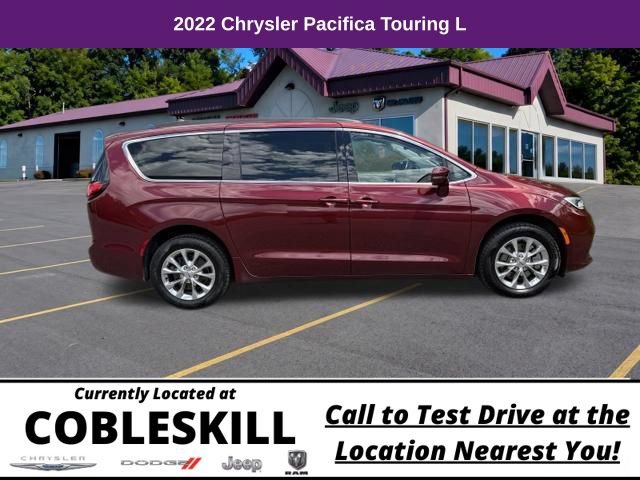 Used 2022 Chrysler Pacifica Touring-L AWD/4WD image 3