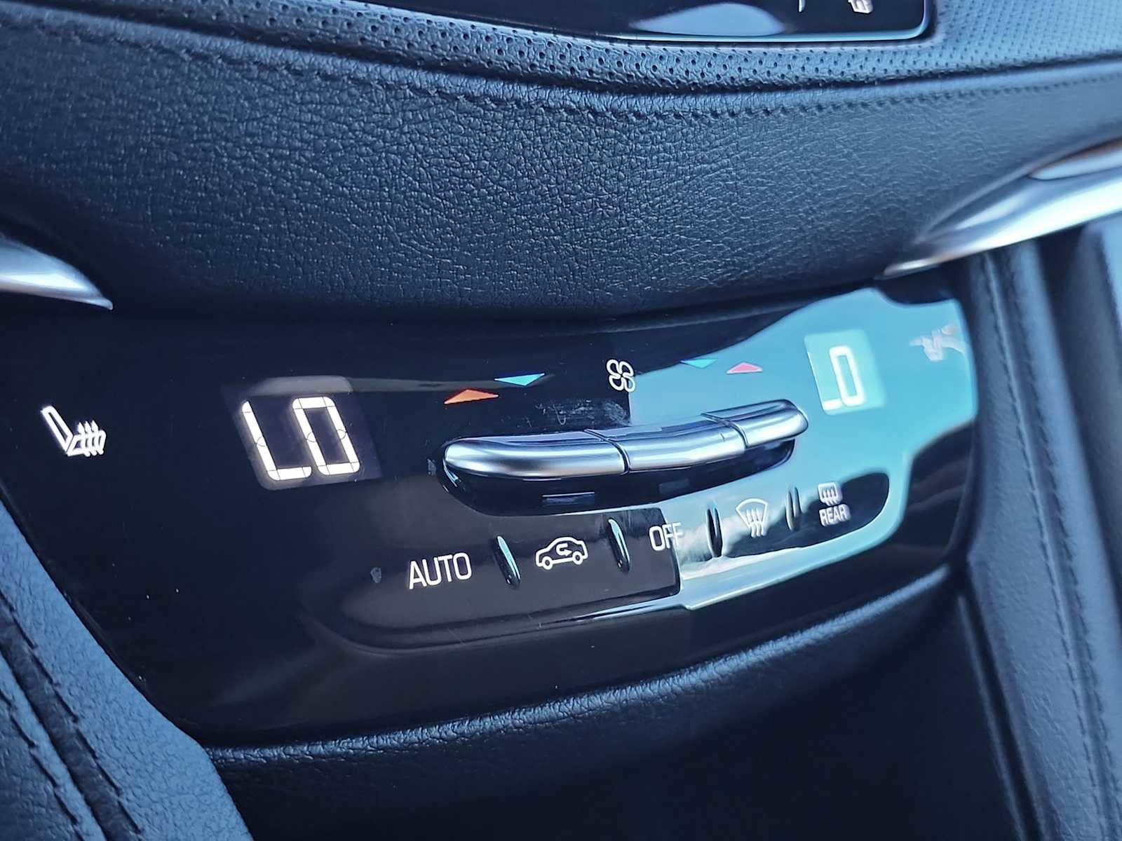 Used 2021 Cadillac XT5 Premium Luxury FWD image 30