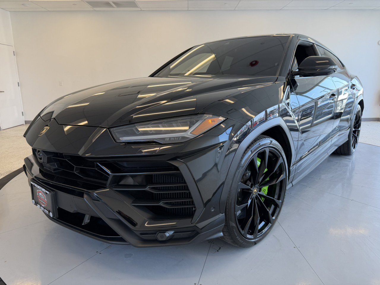 Used 2022 Lamborghini Urus image 3