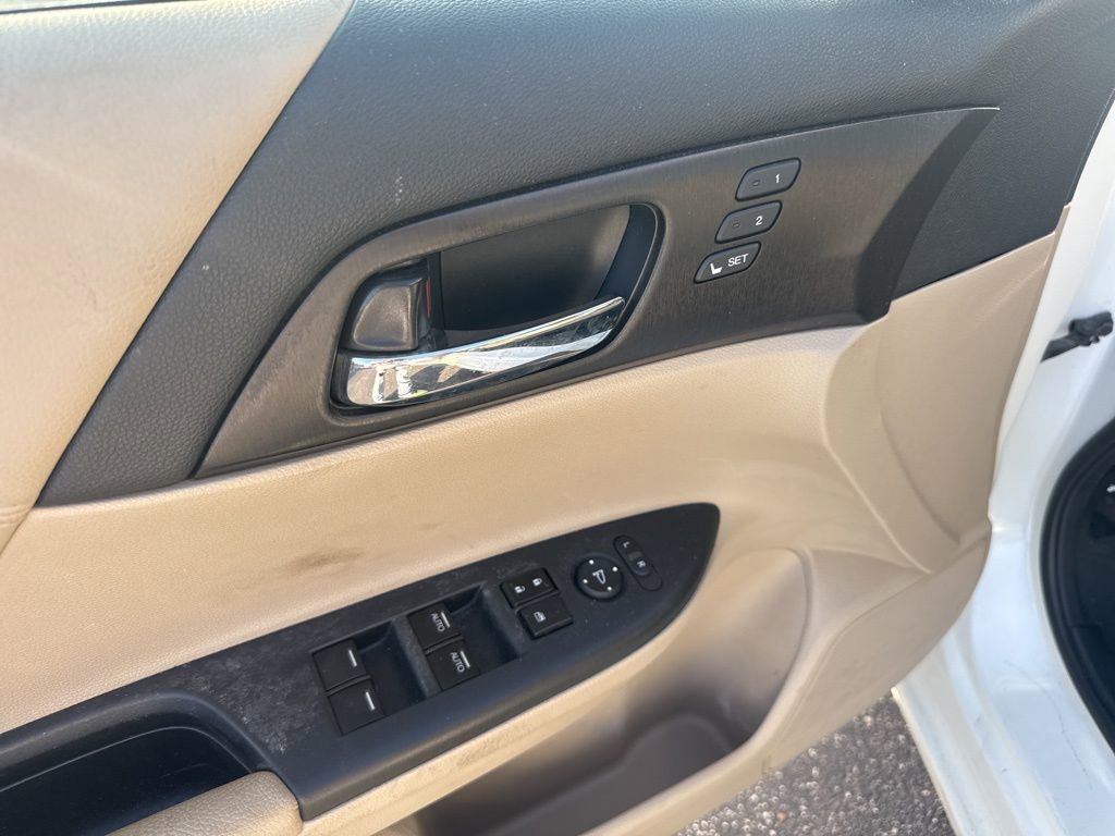 Used 2015 Honda Accord EX-L image 27