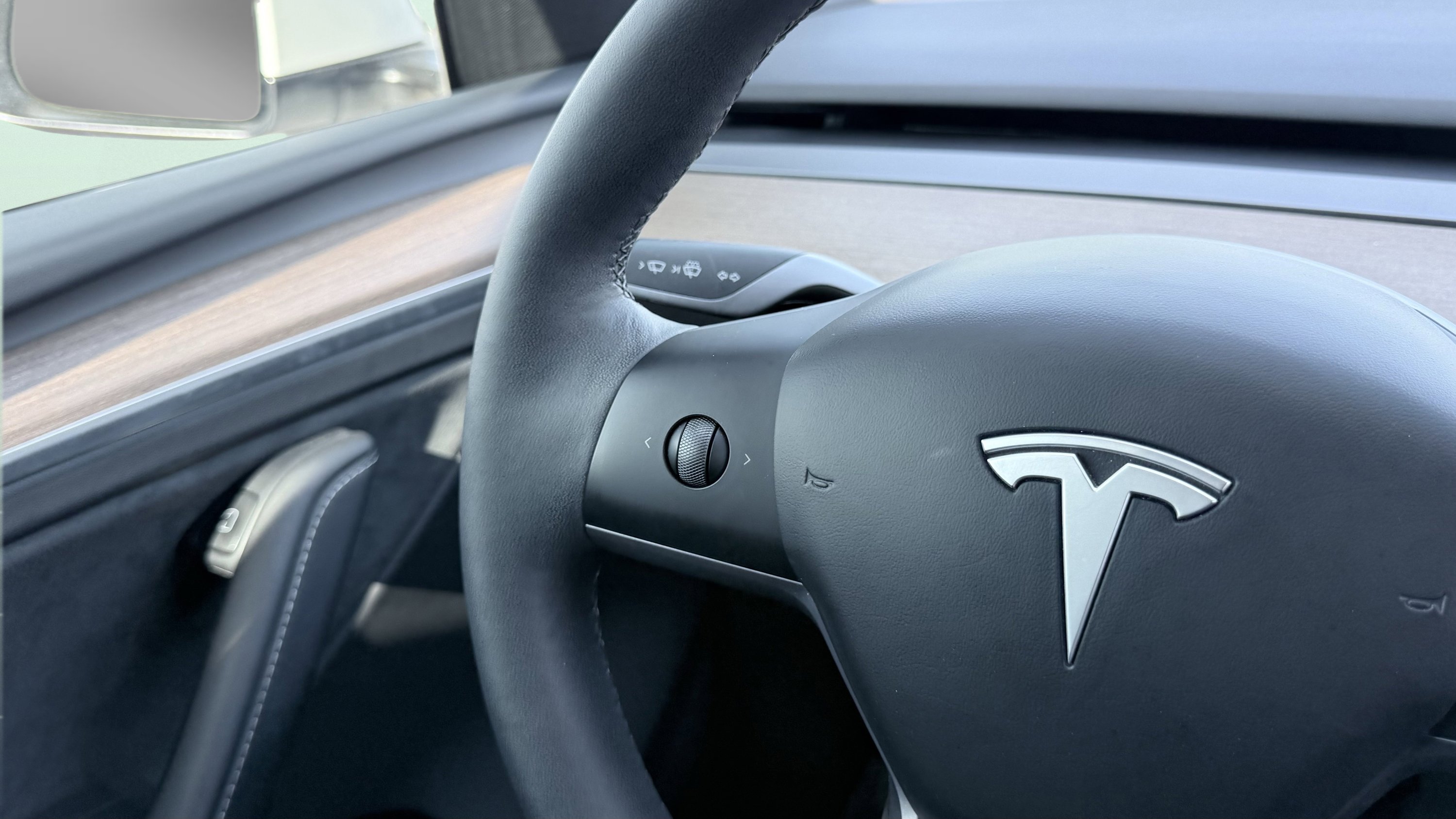 Used 2023 Tesla Model Y Long Range image 61