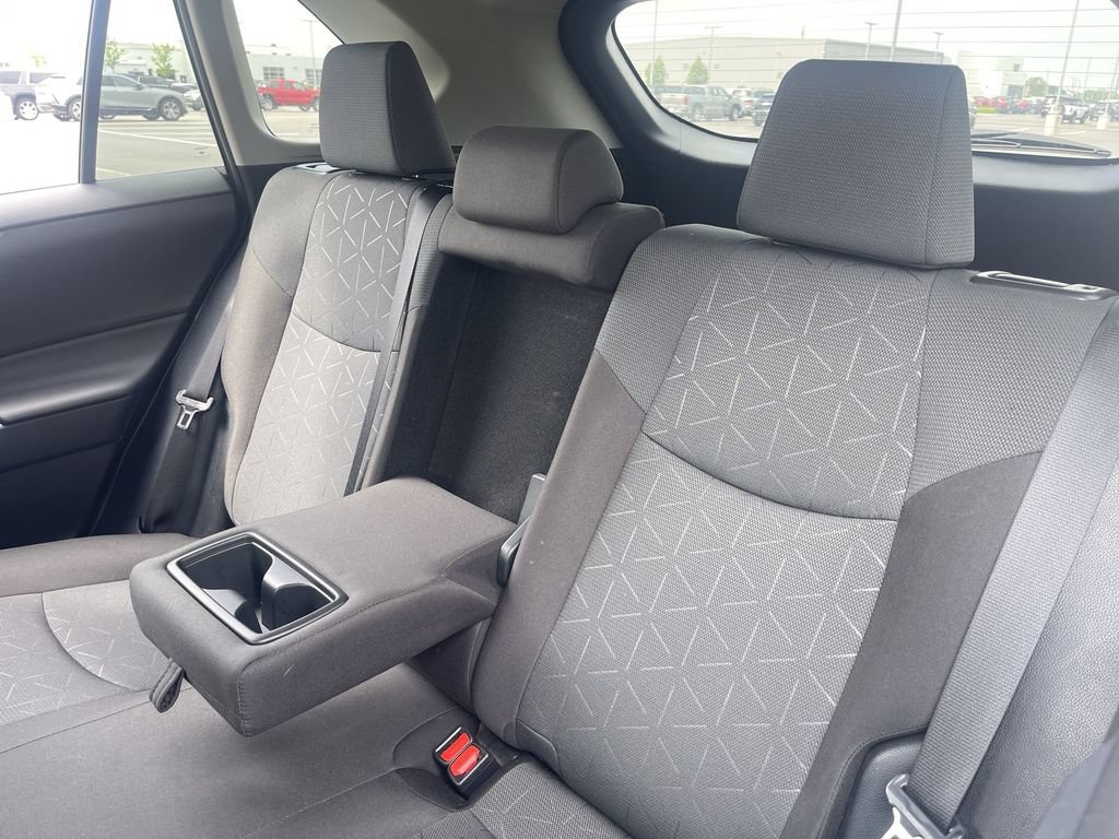 Used 2025 Toyota RAV4 XLE FWD image 34