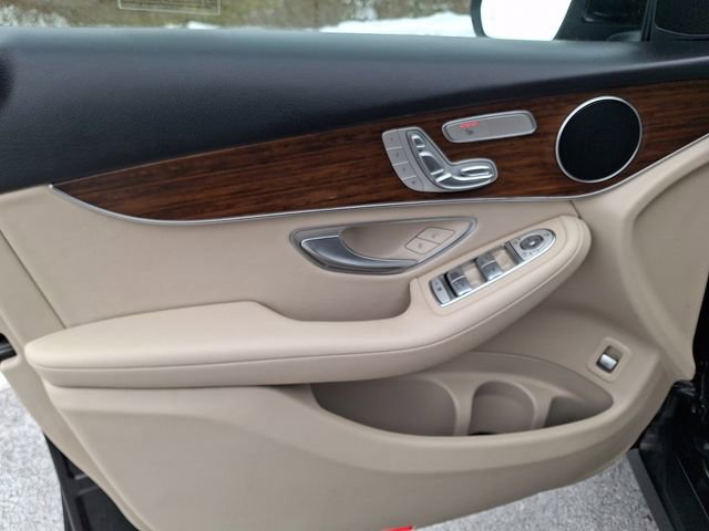 Used 2022 Mercedes-Benz GLC 300 4MATIC image 12