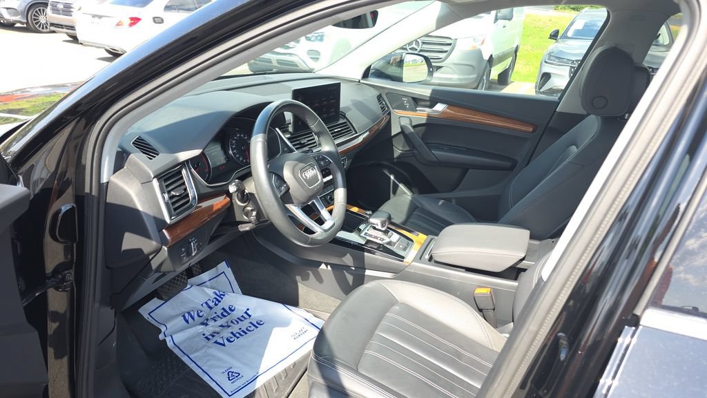 Used 2021 Audi Q5 2.0T Premium w/ Convenience Package AWD/4WD image 22